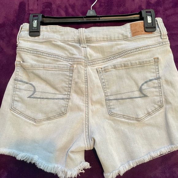 Light jean shorts - Picture 2 of 2